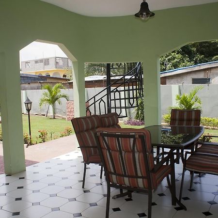 Quest Lodge Acra Exterior foto