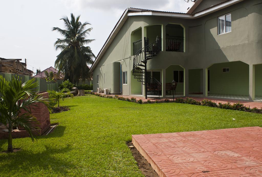 Quest Lodge Acra Exterior foto