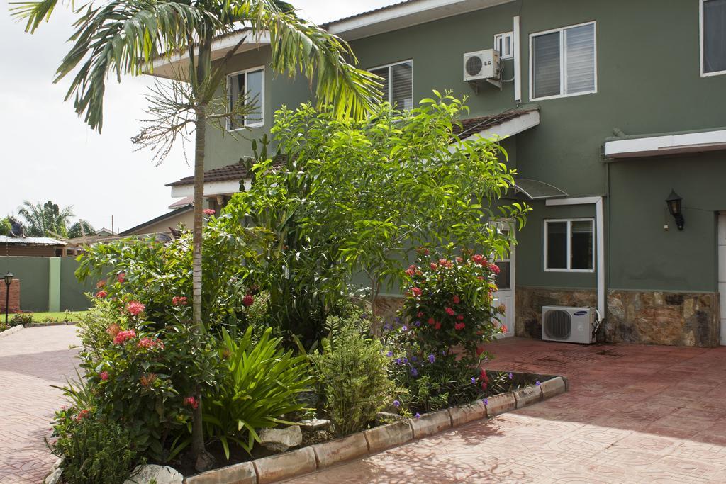 Quest Lodge Acra Exterior foto