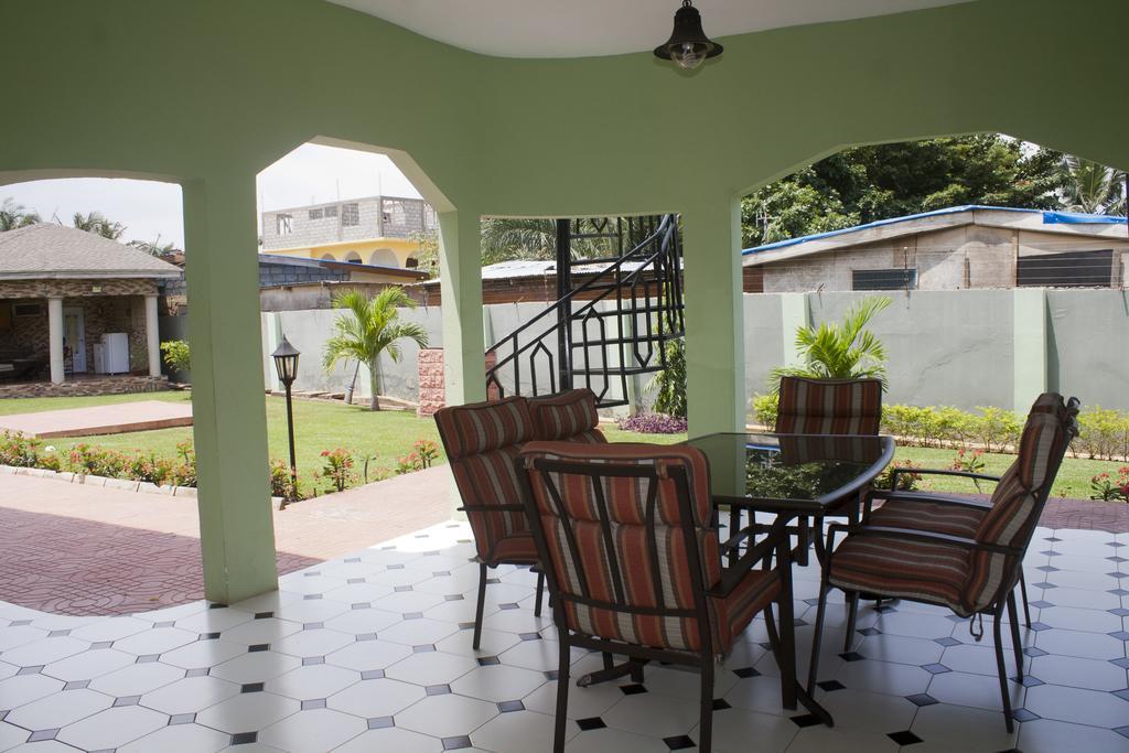 Quest Lodge Acra Exterior foto