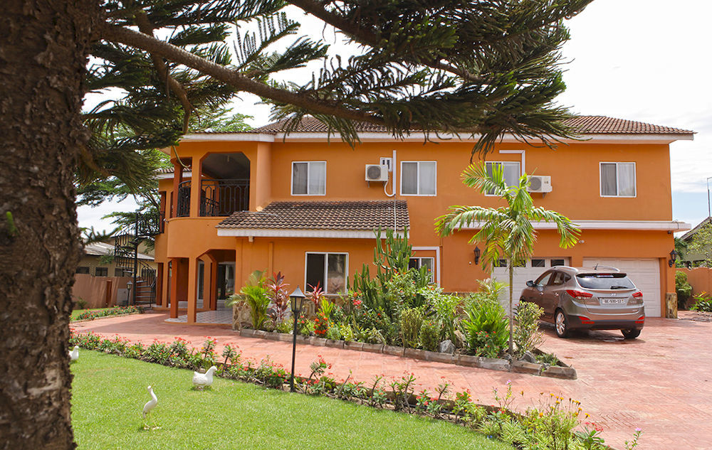 Quest Lodge Acra Exterior foto