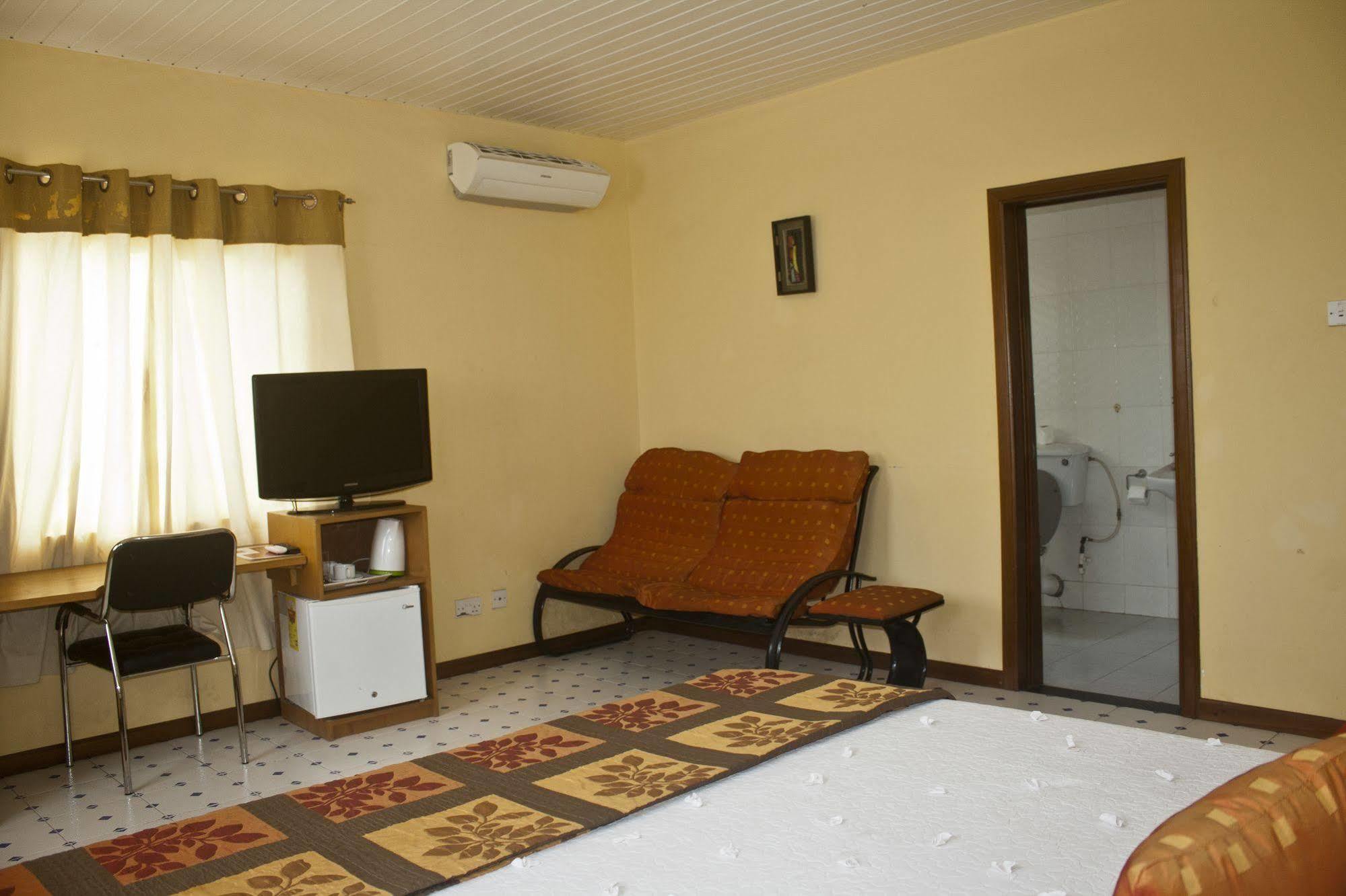 Quest Lodge Acra Exterior foto